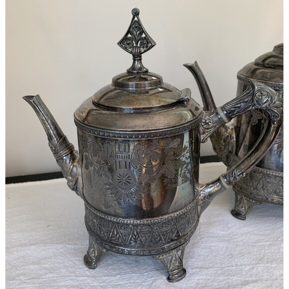 Meriden B Company Silverplate Hollowware No. 1926 5 and 6 Coffee Pots Britannia - Picture 2 of 16